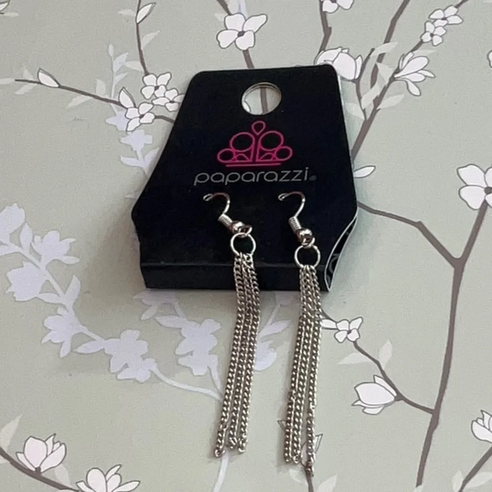 ❄️ Paparazzi | Silver Dazzling Drop Earrings Boho Industrial